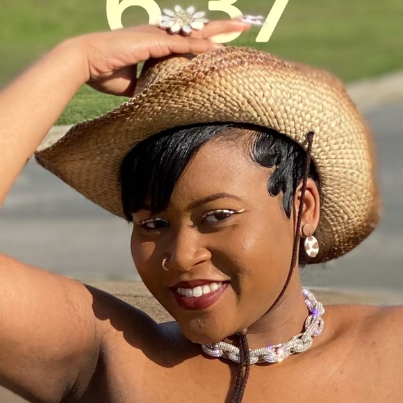 Meet your Posher, Lisa - Picture 4 of 4